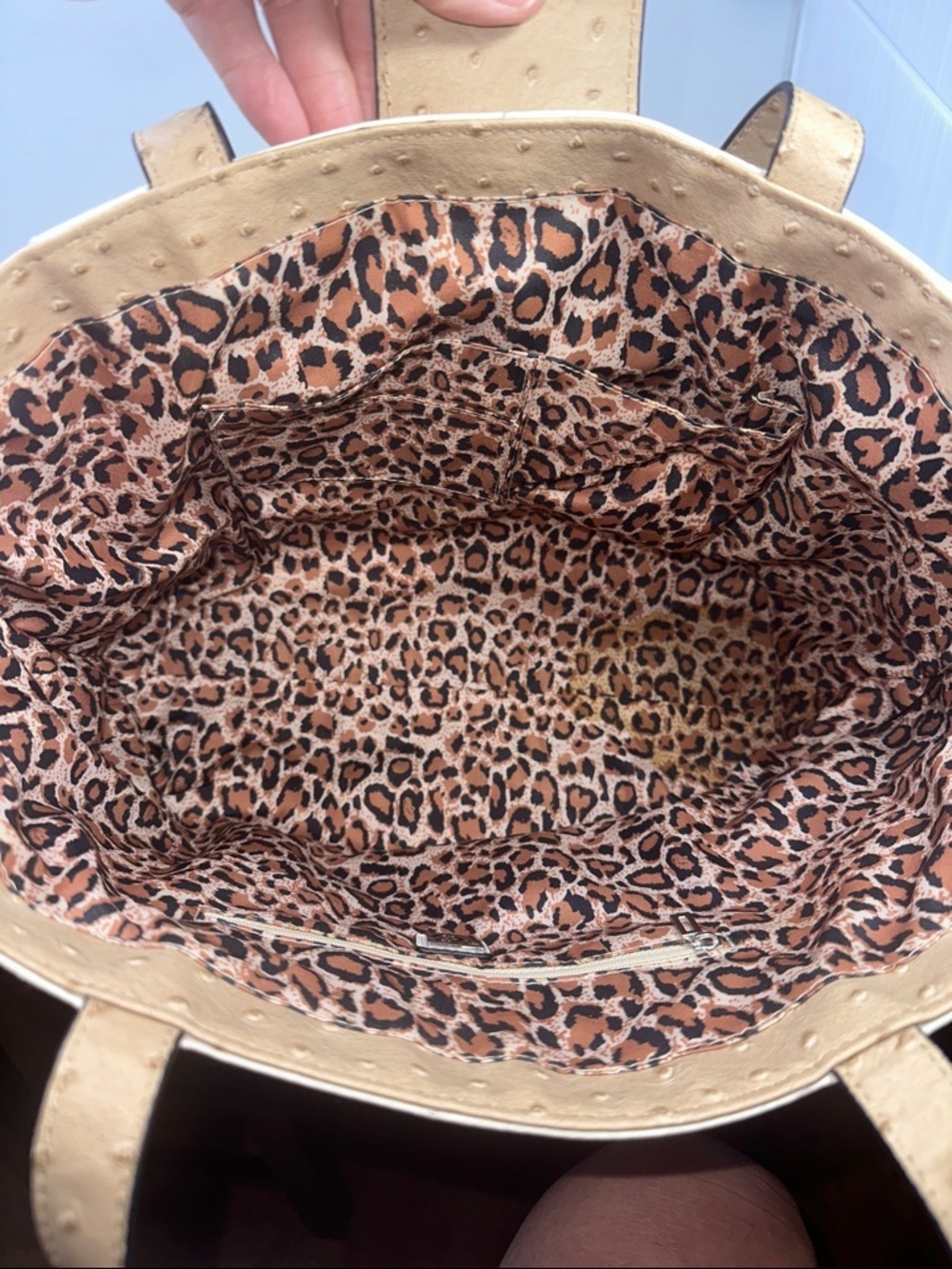 Guess tote - Picture 4 of 6